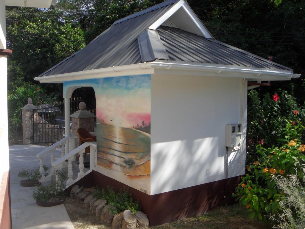 مبيت وإفطار Anse Volbert Village دار ضيافة أكاريو المظهر الخارجي الصورة